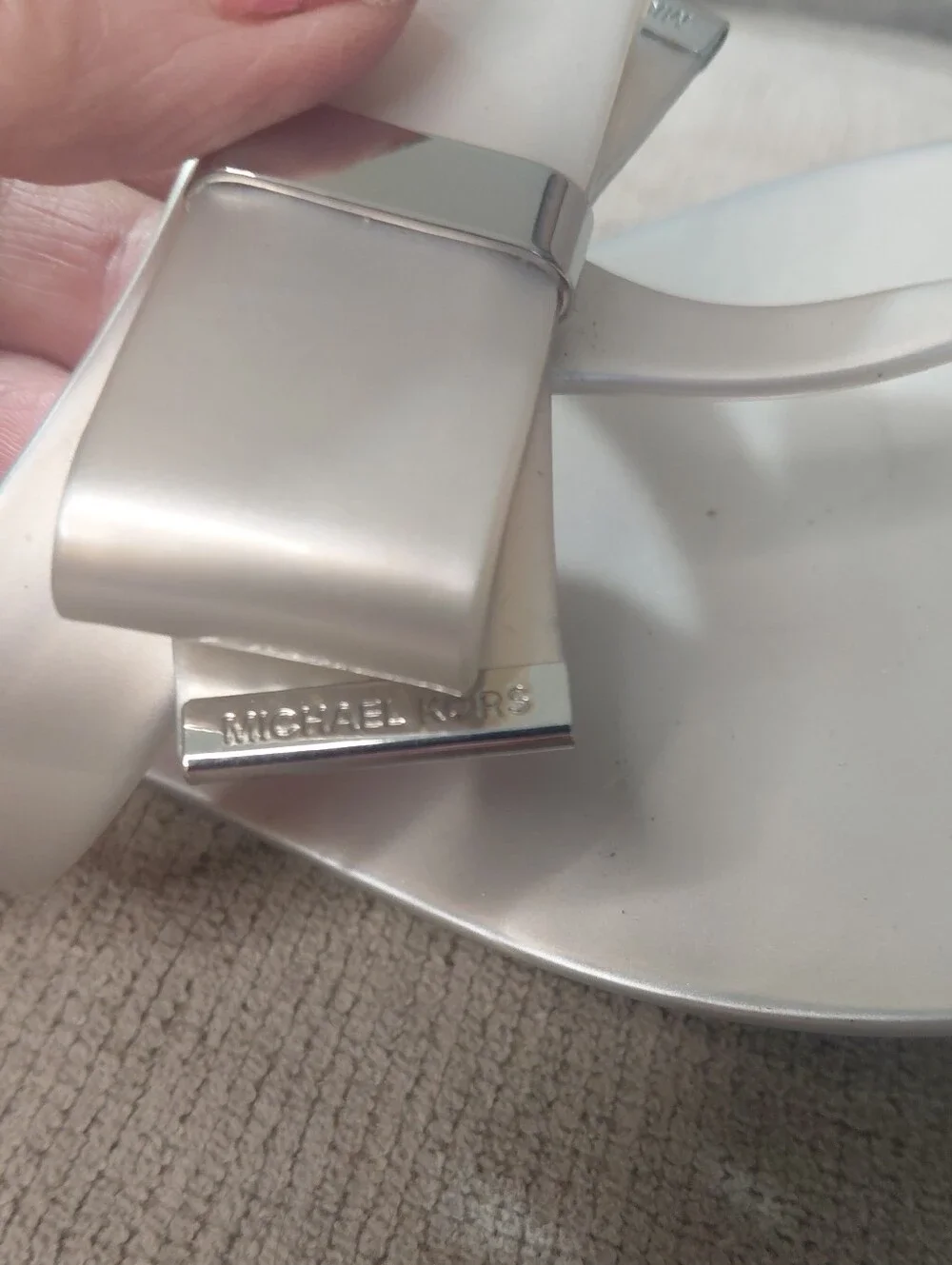 Michael Kors Metallic Silver Bow Jelly Sandals Size 7